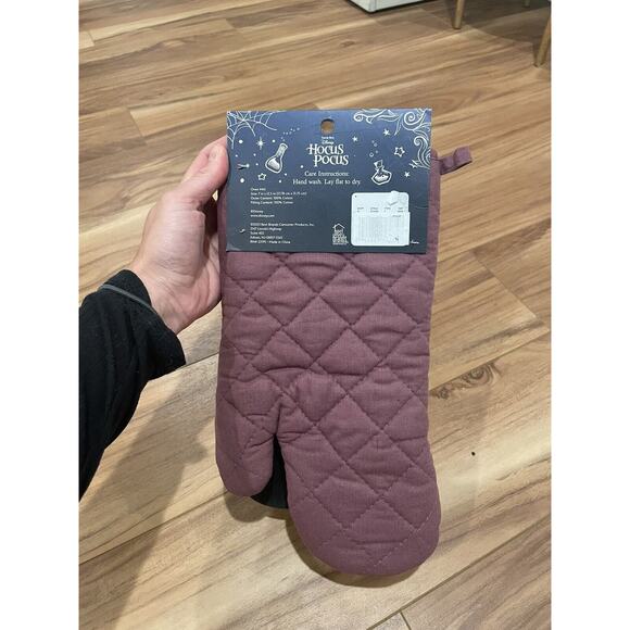 Hocus Pocus Broom Squad 3 Piece Kitchen Set Oven Mit, Spatula, Mixer 100% Cotton - Picture 3 of 4